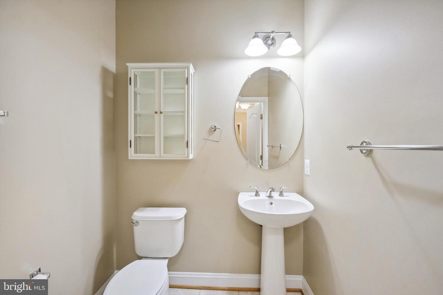 2903 SAINTSBURY PLZ #402, FAIRFAX, Virginia 22031, 3 Bedrooms Bedrooms, ,2 BathroomsBathrooms,Residential,For sale,2903 SAINTSBURY PLZ #402,VAFX2238538 MLS # VAFX2238538