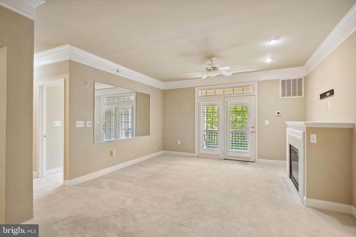 2903 SAINTSBURY PLZ #402, FAIRFAX, Virginia 22031, 3 Bedrooms Bedrooms, ,2 BathroomsBathrooms,Residential,For sale,2903 SAINTSBURY PLZ #402,VAFX2238538 MLS # VAFX2238538