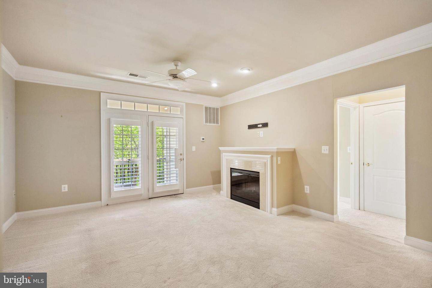 2903 SAINTSBURY PLZ #402, FAIRFAX, Virginia 22031, 3 Bedrooms Bedrooms, ,2 BathroomsBathrooms,Residential,For sale,2903 SAINTSBURY PLZ #402,VAFX2238538 MLS # VAFX2238538