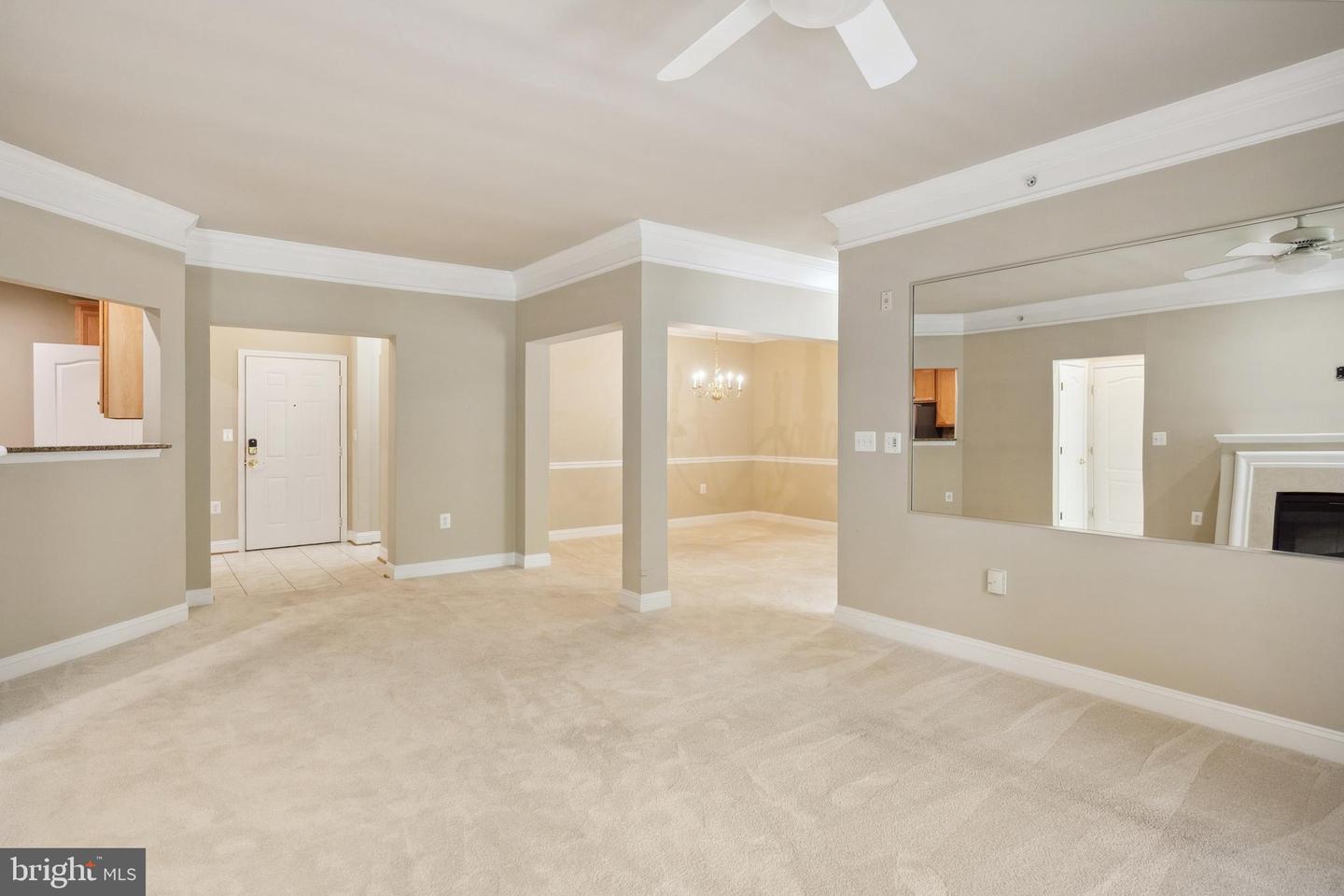 2903 SAINTSBURY PLZ #402, FAIRFAX, Virginia 22031, 3 Bedrooms Bedrooms, ,2 BathroomsBathrooms,Residential,For sale,2903 SAINTSBURY PLZ #402,VAFX2238538 MLS # VAFX2238538