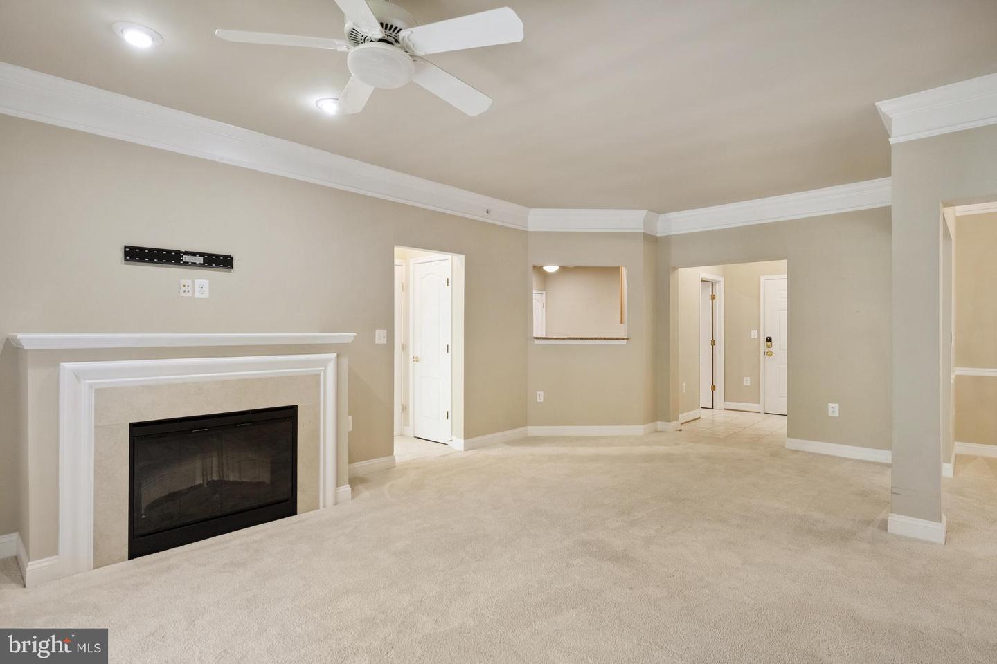 2903 SAINTSBURY PLZ #402, FAIRFAX, Virginia 22031, 3 Bedrooms Bedrooms, ,2 BathroomsBathrooms,Residential,For sale,2903 SAINTSBURY PLZ #402,VAFX2238538 MLS # VAFX2238538
