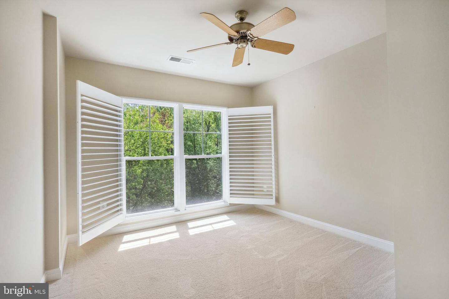 2903 SAINTSBURY PLZ #402, FAIRFAX, Virginia 22031, 3 Bedrooms Bedrooms, ,2 BathroomsBathrooms,Residential,For sale,2903 SAINTSBURY PLZ #402,VAFX2238538 MLS # VAFX2238538