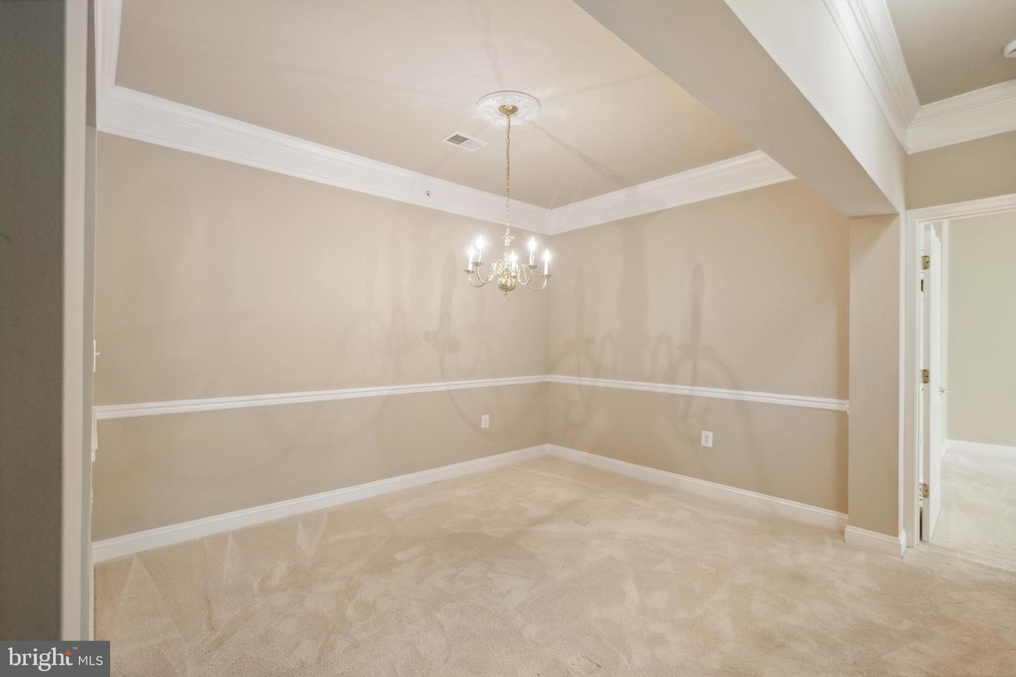 2903 SAINTSBURY PLZ #402, FAIRFAX, Virginia 22031, 3 Bedrooms Bedrooms, ,2 BathroomsBathrooms,Residential,For sale,2903 SAINTSBURY PLZ #402,VAFX2238538 MLS # VAFX2238538