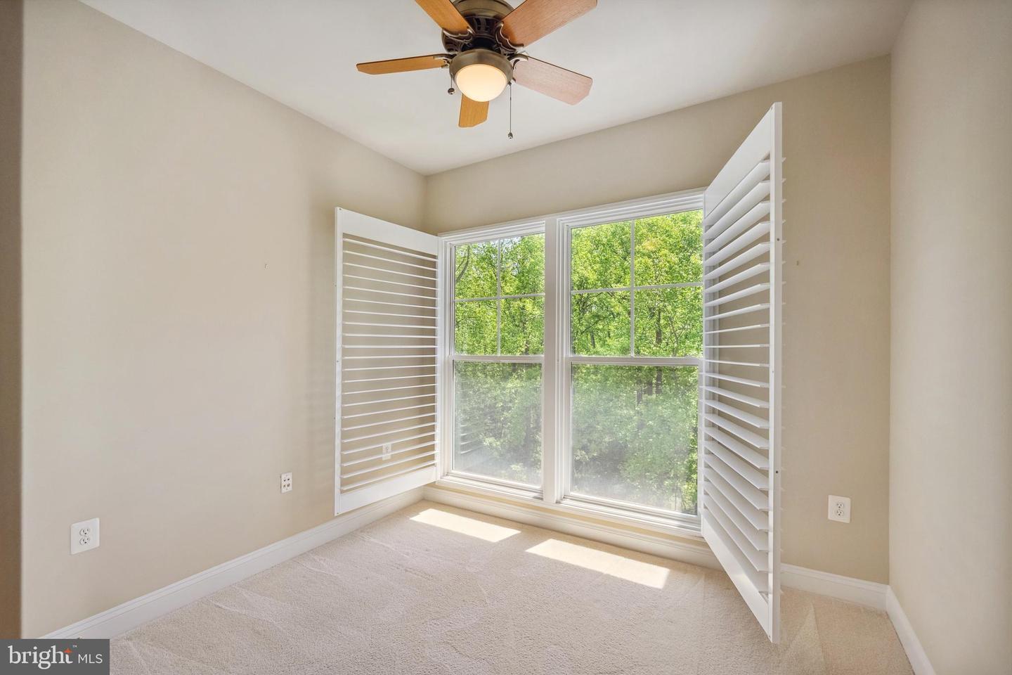 2903 SAINTSBURY PLZ #402, FAIRFAX, Virginia 22031, 3 Bedrooms Bedrooms, ,2 BathroomsBathrooms,Residential,For sale,2903 SAINTSBURY PLZ #402,VAFX2238538 MLS # VAFX2238538