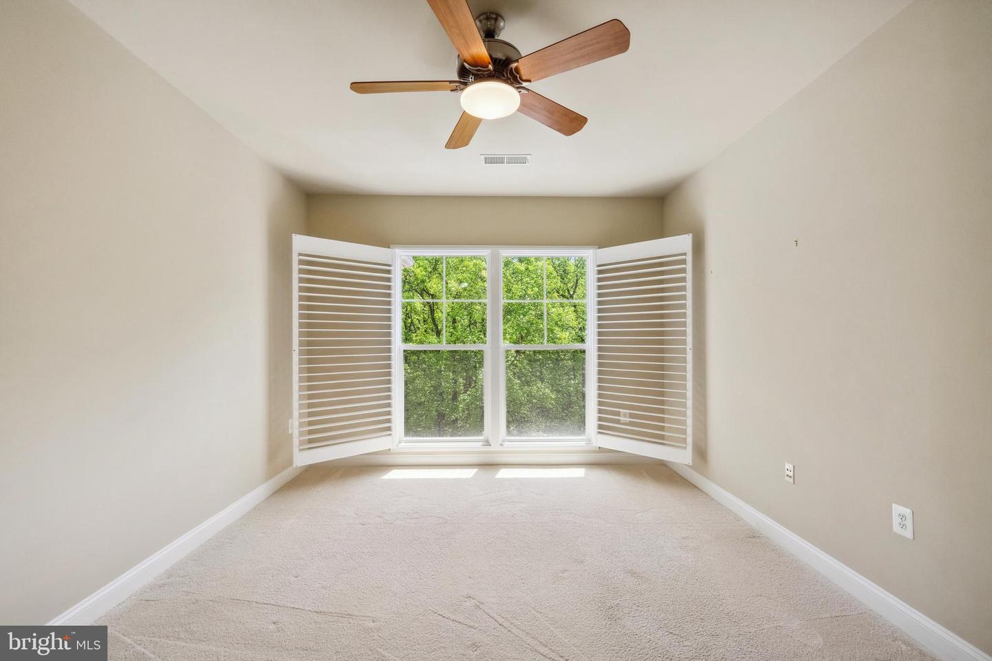 2903 SAINTSBURY PLZ #402, FAIRFAX, Virginia 22031, 3 Bedrooms Bedrooms, ,2 BathroomsBathrooms,Residential,For sale,2903 SAINTSBURY PLZ #402,VAFX2238538 MLS # VAFX2238538