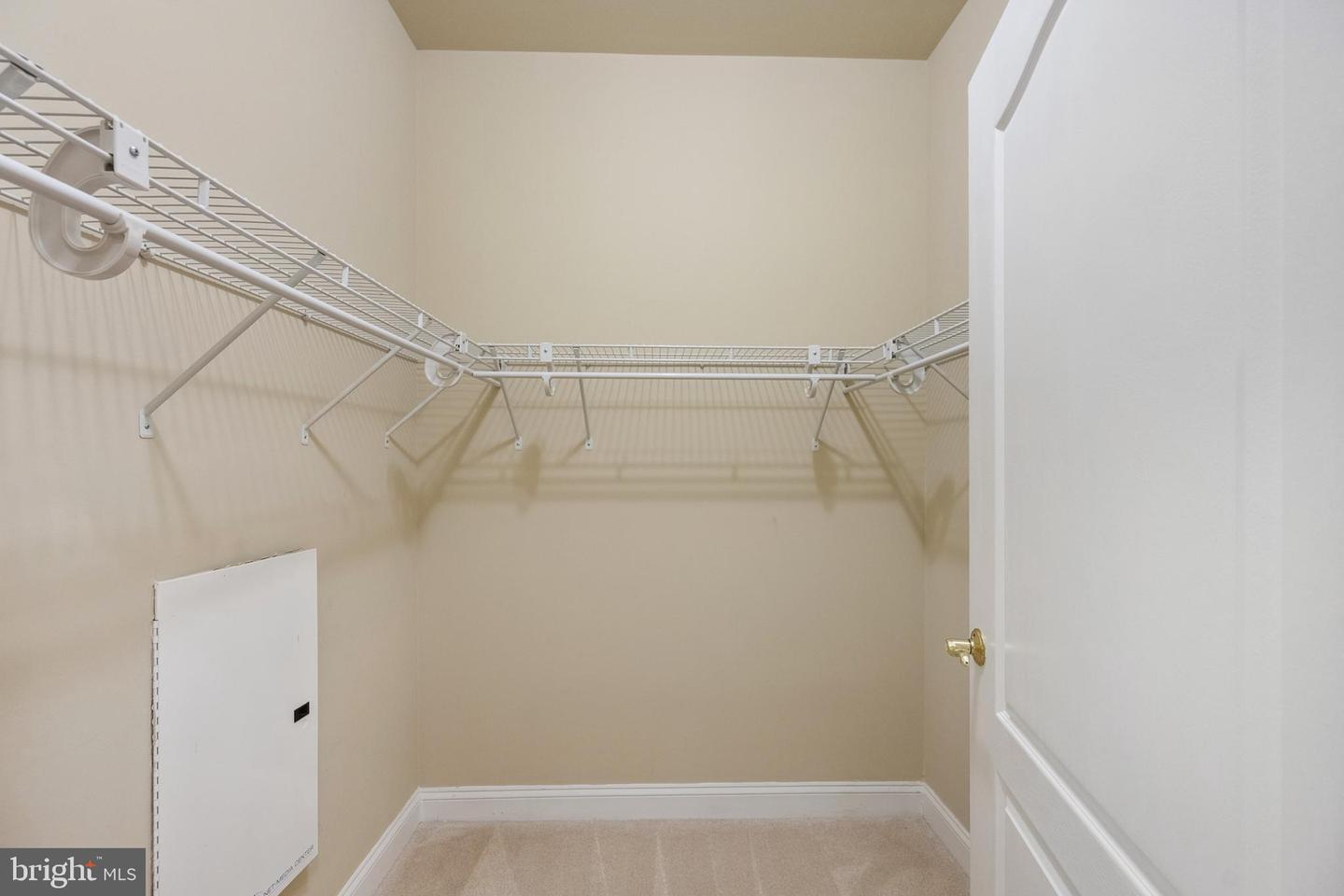 2903 SAINTSBURY PLZ #402, FAIRFAX, Virginia 22031, 3 Bedrooms Bedrooms, ,2 BathroomsBathrooms,Residential,For sale,2903 SAINTSBURY PLZ #402,VAFX2238538 MLS # VAFX2238538