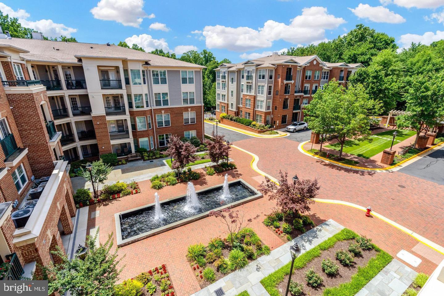 2903 SAINTSBURY PLZ #402, FAIRFAX, Virginia 22031, 3 Bedrooms Bedrooms, ,2 BathroomsBathrooms,Residential,For sale,2903 SAINTSBURY PLZ #402,VAFX2238538 MLS # VAFX2238538