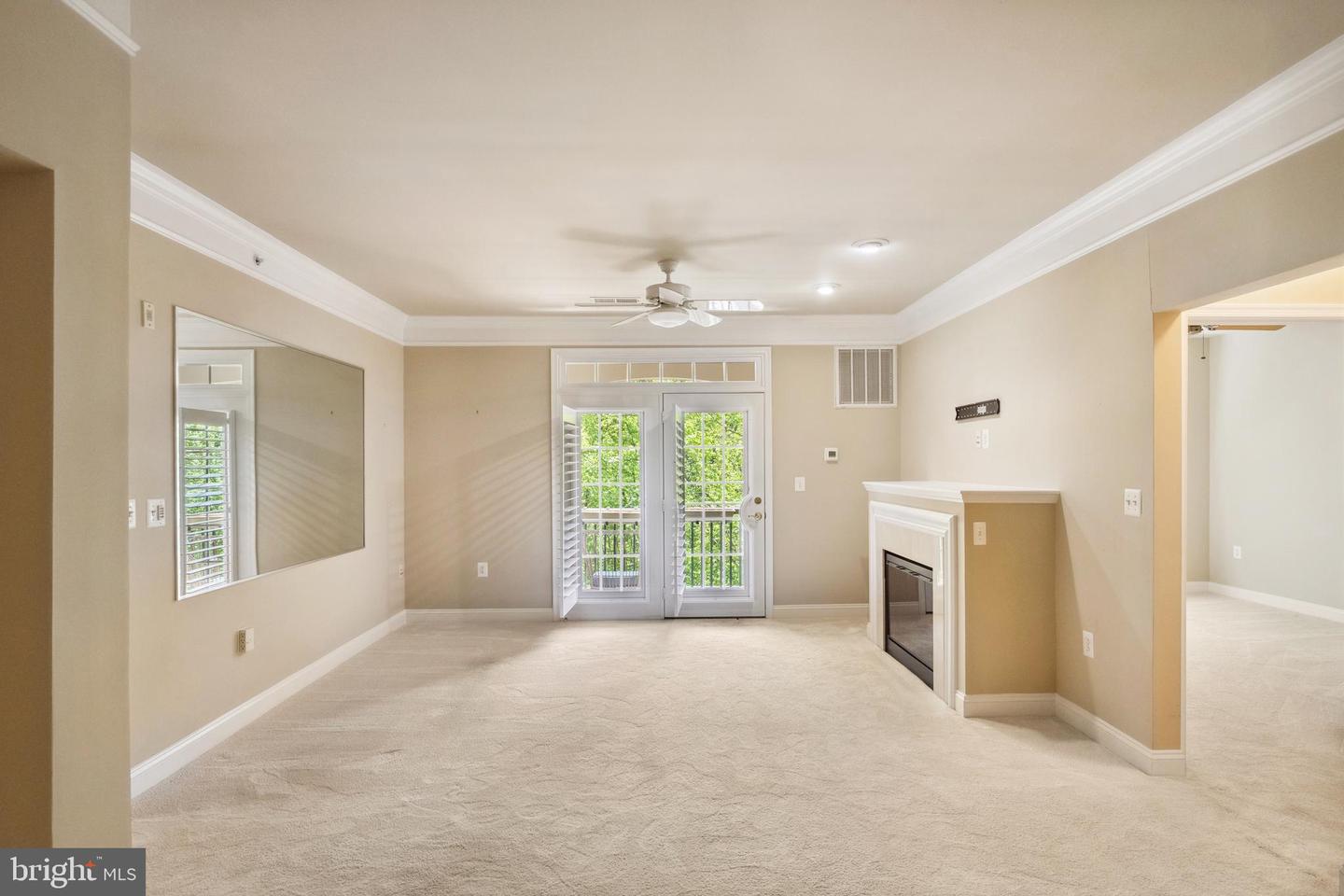 2903 SAINTSBURY PLZ #402, FAIRFAX, Virginia 22031, 3 Bedrooms Bedrooms, ,2 BathroomsBathrooms,Residential,For sale,2903 SAINTSBURY PLZ #402,VAFX2238538 MLS # VAFX2238538