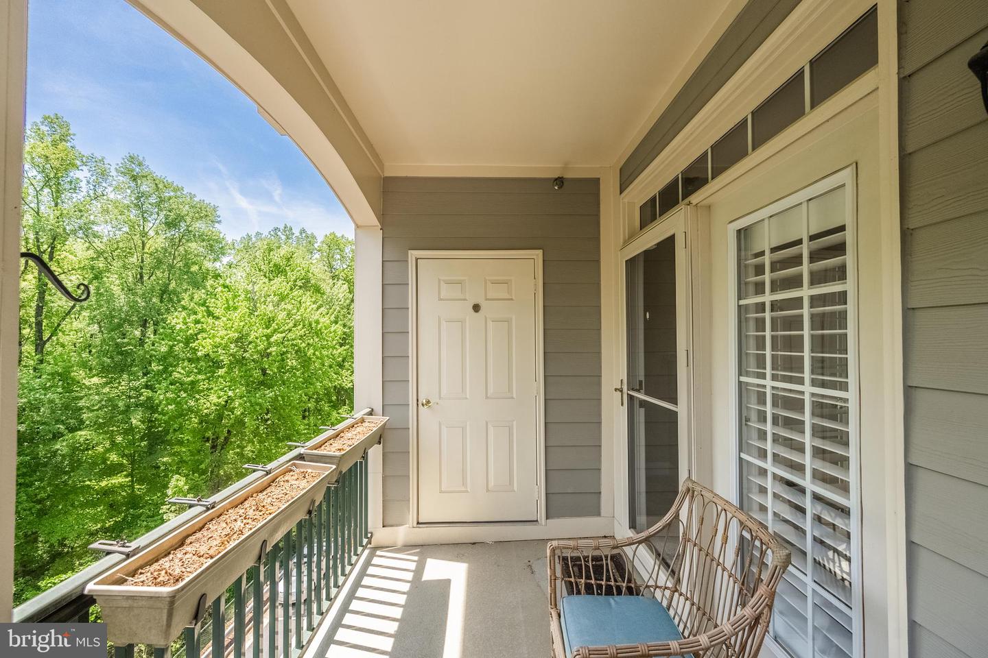2903 SAINTSBURY PLZ #402, FAIRFAX, Virginia 22031, 3 Bedrooms Bedrooms, ,2 BathroomsBathrooms,Residential,For sale,2903 SAINTSBURY PLZ #402,VAFX2238538 MLS # VAFX2238538
