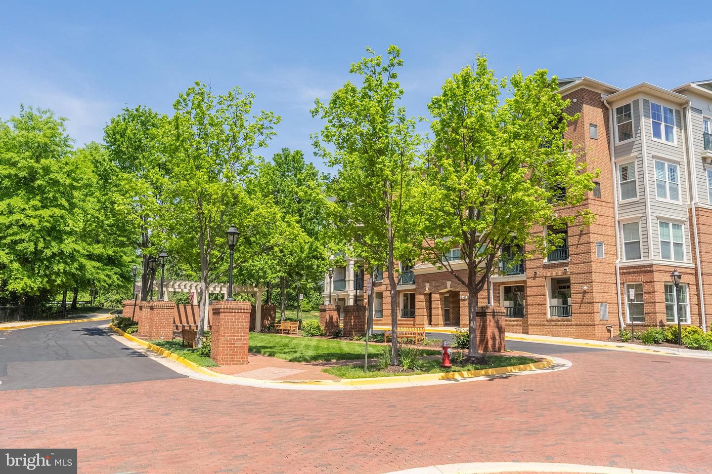 2903 SAINTSBURY PLZ #402, FAIRFAX, Virginia 22031, 3 Bedrooms Bedrooms, ,2 BathroomsBathrooms,Residential,For sale,2903 SAINTSBURY PLZ #402,VAFX2238538 MLS # VAFX2238538