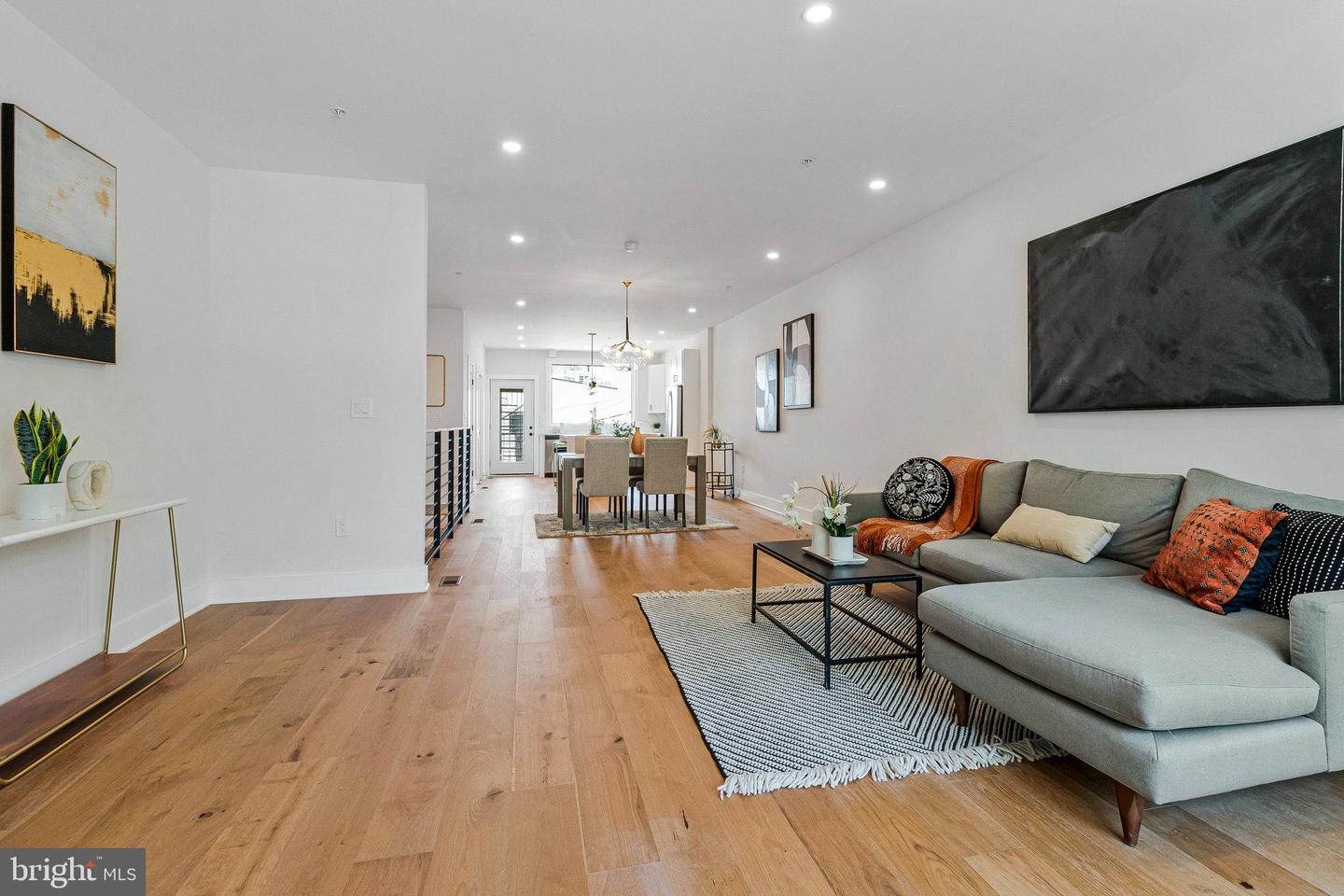 1140 17TH ST NE #2, WASHINGTON, District Of Columbia 20002, 3 Bedrooms Bedrooms, ,2 BathroomsBathrooms,Residential,For sale,1140 17TH ST NE #2,DCDC2199048 MLS # DCDC2199048