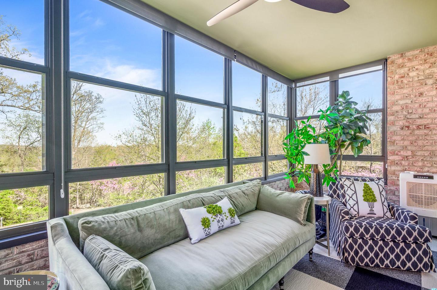 19370 MAGNOLIA GROVE SQ #109, LEESBURG, Virginia 20176, 2 Bedrooms Bedrooms, ,2 BathroomsBathrooms,Residential,For sale,19370 MAGNOLIA GROVE SQ #109,VALO2095586 MLS # VALO2095586