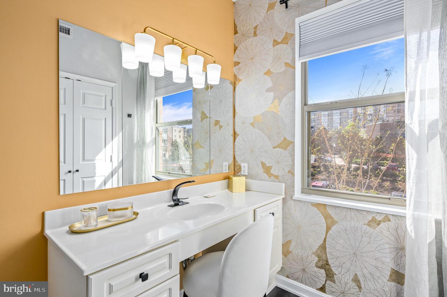 19370 MAGNOLIA GROVE SQ #109, LEESBURG, Virginia 20176, 2 Bedrooms Bedrooms, ,2 BathroomsBathrooms,Residential,For sale,19370 MAGNOLIA GROVE SQ #109,VALO2095586 MLS # VALO2095586