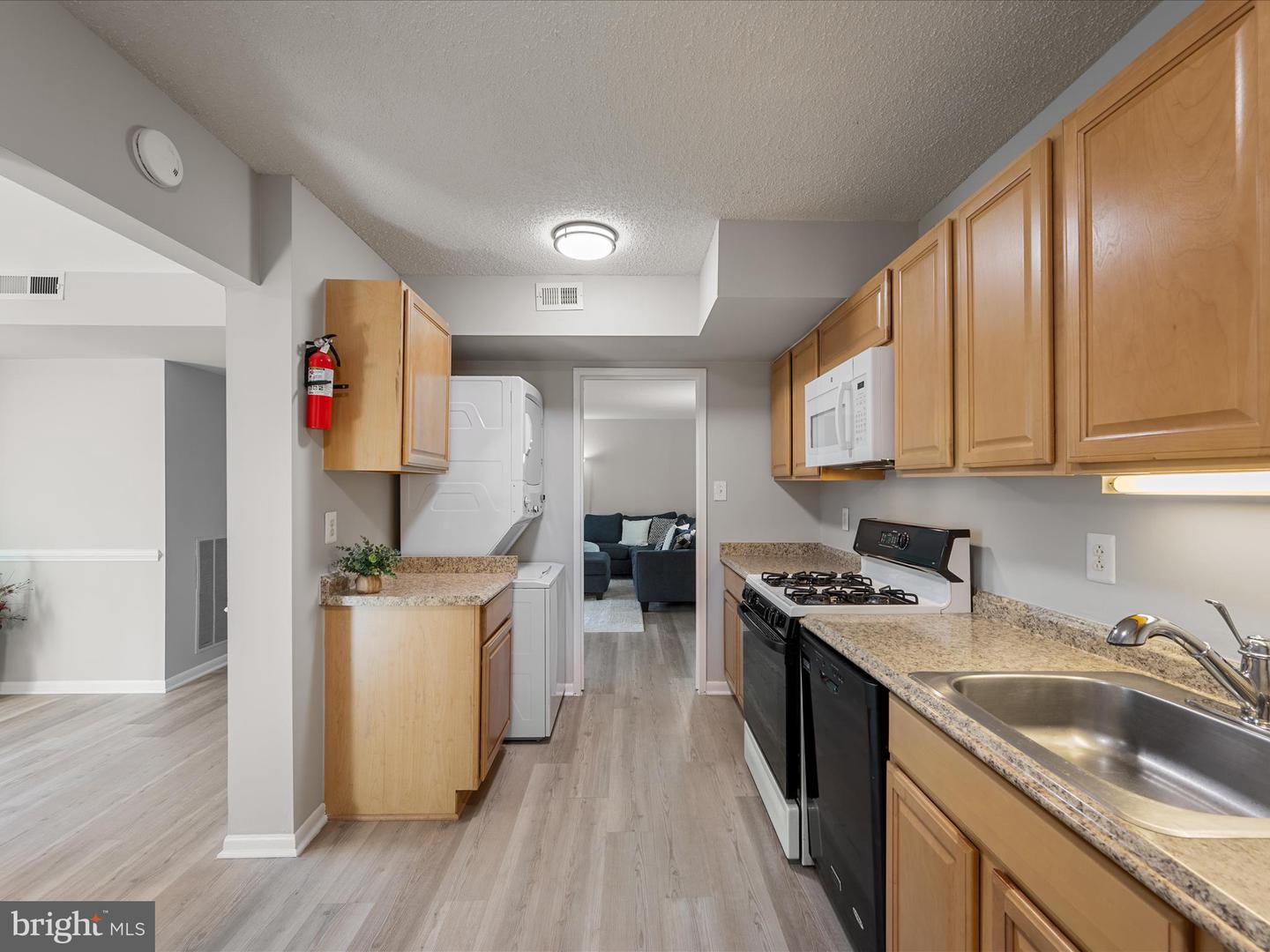 11839 SHIRE CT #11B, RESTON, Virginia 20191, 2 Bedrooms Bedrooms, ,1 BathroomBathrooms,Residential,For sale,11839 SHIRE CT #11B,VAFX2238718 MLS # VAFX2238718