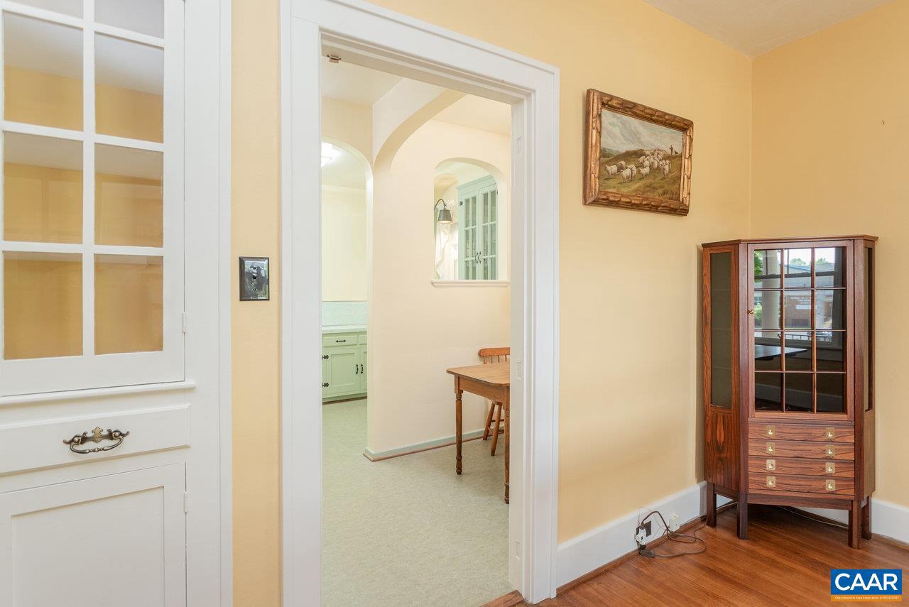 1104 N COALTER ST, STAUNTON, Virginia 24401, 4 Bedrooms Bedrooms, ,2 BathroomsBathrooms,Residential,For sale,1104 N COALTER ST,664076 MLS # 664076