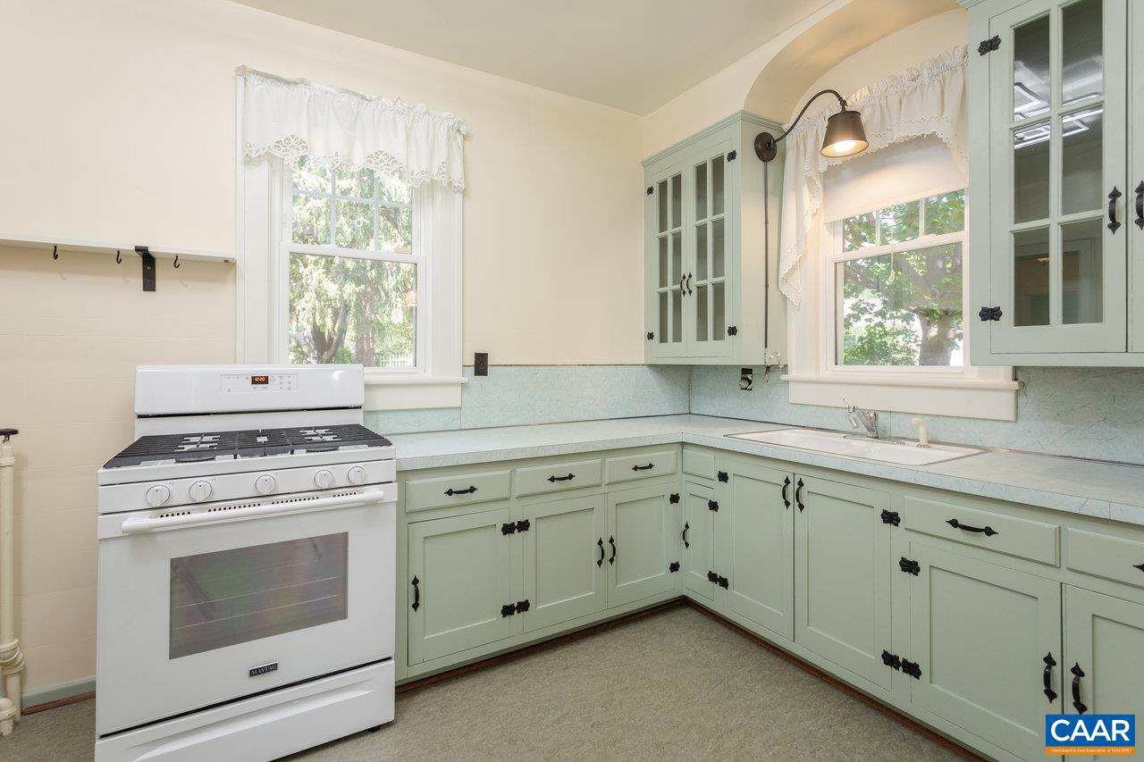 1104 N COALTER ST, STAUNTON, Virginia 24401, 4 Bedrooms Bedrooms, ,2 BathroomsBathrooms,Residential,For sale,1104 N COALTER ST,664076 MLS # 664076
