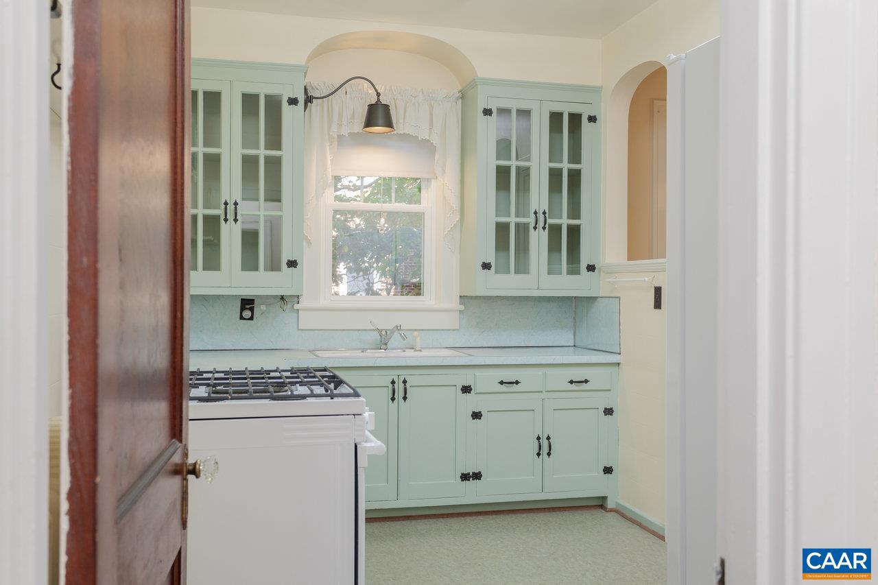 1104 N COALTER ST, STAUNTON, Virginia 24401, 4 Bedrooms Bedrooms, ,2 BathroomsBathrooms,Residential,For sale,1104 N COALTER ST,664076 MLS # 664076