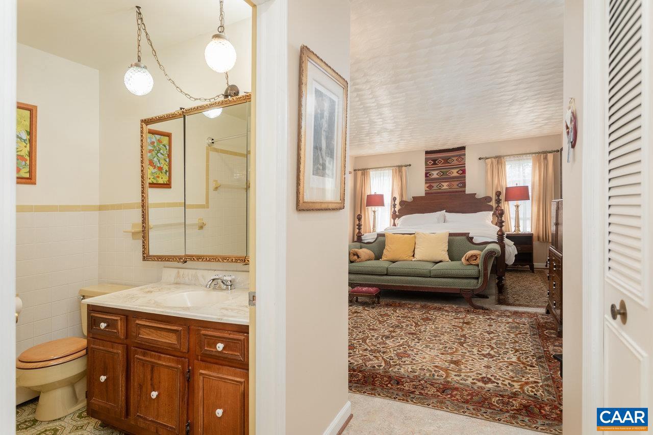 1104 N COALTER ST, STAUNTON, Virginia 24401, 4 Bedrooms Bedrooms, ,2 BathroomsBathrooms,Residential,For sale,1104 N COALTER ST,664076 MLS # 664076