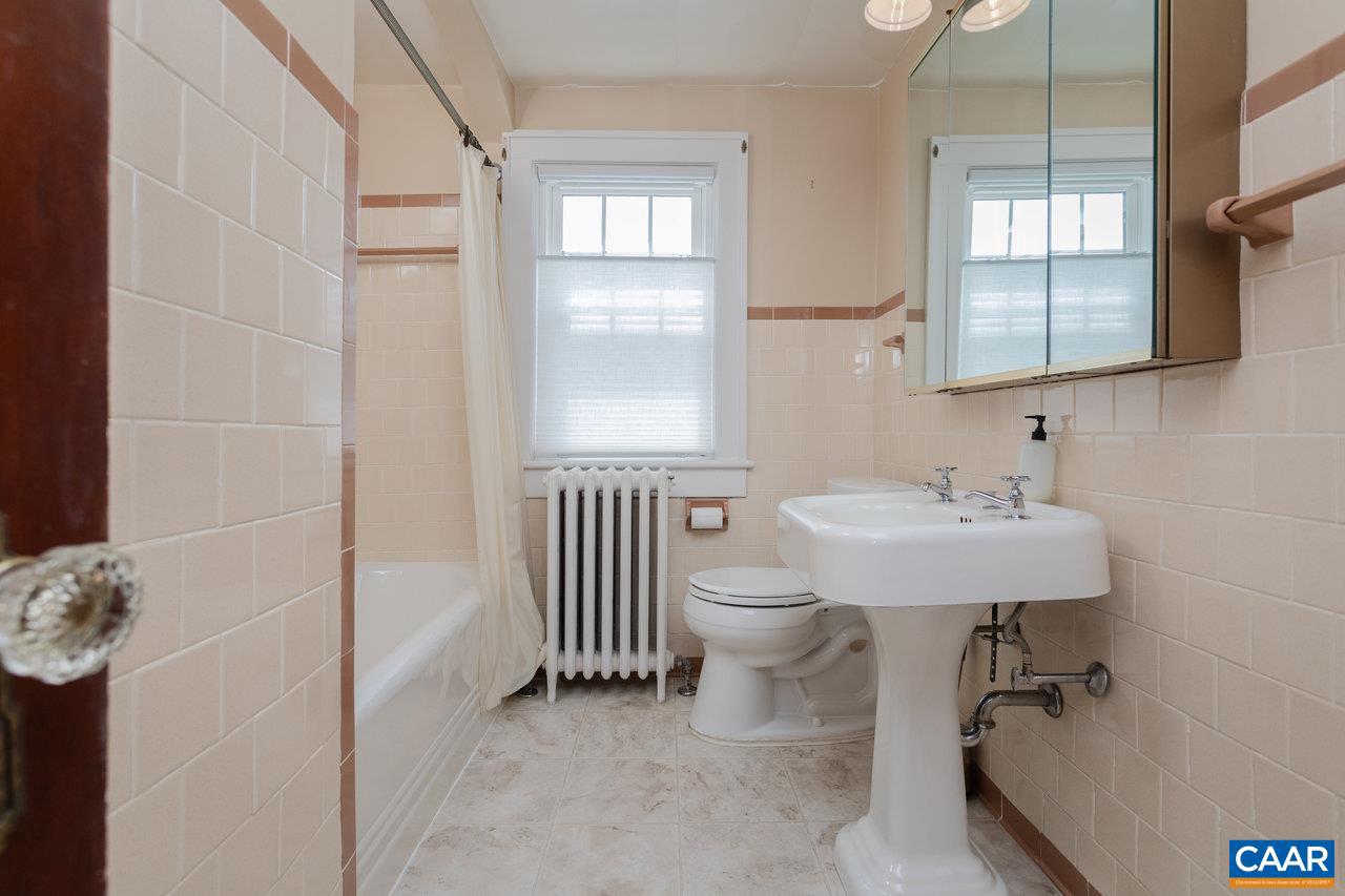 1104 N COALTER ST, STAUNTON, Virginia 24401, 4 Bedrooms Bedrooms, ,2 BathroomsBathrooms,Residential,For sale,1104 N COALTER ST,664076 MLS # 664076