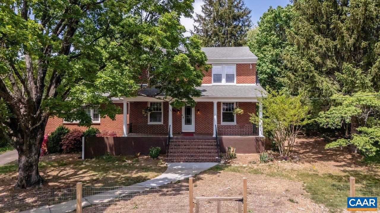 1104 N COALTER ST, STAUNTON, Virginia 24401, 4 Bedrooms Bedrooms, ,2 BathroomsBathrooms,Residential,For sale,1104 N COALTER ST,664076 MLS # 664076