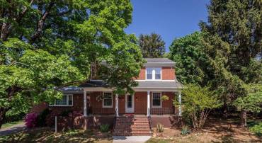 1104 N COALTER ST, STAUNTON, Virginia 24401, 4 Bedrooms Bedrooms, ,2 BathroomsBathrooms,Residential,For sale,1104 N COALTER ST,664076 MLS # 664076
