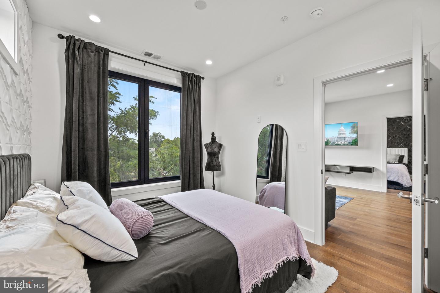 1002 RHODE ISLAND AVE NE #8, WASHINGTON, District Of Columbia 20018, 2 Bedrooms Bedrooms, ,2 BathroomsBathrooms,Residential,For sale,1002 RHODE ISLAND AVE NE #8,DCDC2197850 MLS # DCDC2197850