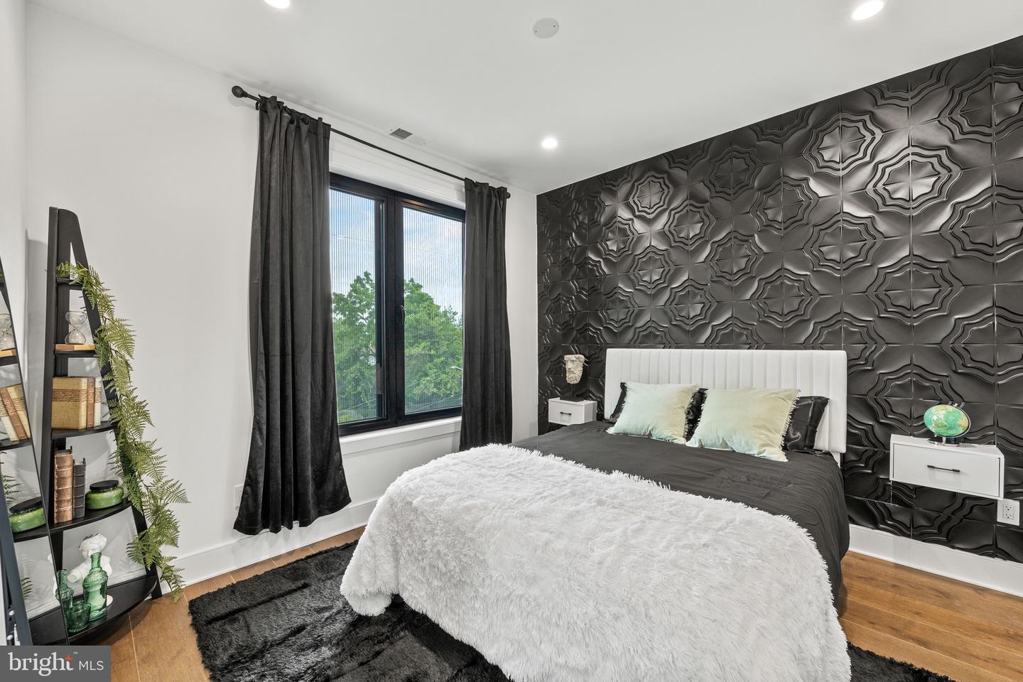 1002 RHODE ISLAND AVE NE #8, WASHINGTON, District Of Columbia 20018, 2 Bedrooms Bedrooms, ,2 BathroomsBathrooms,Residential,For sale,1002 RHODE ISLAND AVE NE #8,DCDC2197850 MLS # DCDC2197850