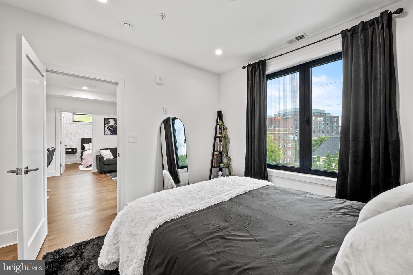 1002 RHODE ISLAND AVE NE #8, WASHINGTON, District Of Columbia 20018, 2 Bedrooms Bedrooms, ,2 BathroomsBathrooms,Residential,For sale,1002 RHODE ISLAND AVE NE #8,DCDC2197850 MLS # DCDC2197850