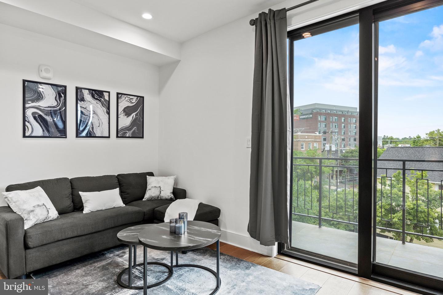 1002 RHODE ISLAND AVE NE #8, WASHINGTON, District Of Columbia 20018, 2 Bedrooms Bedrooms, ,2 BathroomsBathrooms,Residential,For sale,1002 RHODE ISLAND AVE NE #8,DCDC2197850 MLS # DCDC2197850
