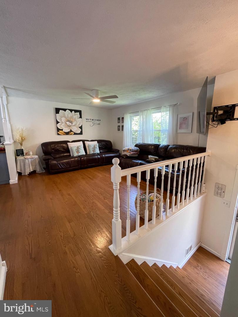 8807 DOUG DR, NOKESVILLE, Virginia 20181, 5 Bedrooms Bedrooms, ,3 BathroomsBathrooms,Residential,For sale,8807 DOUG DR,VAPW2093376 MLS # VAPW2093376