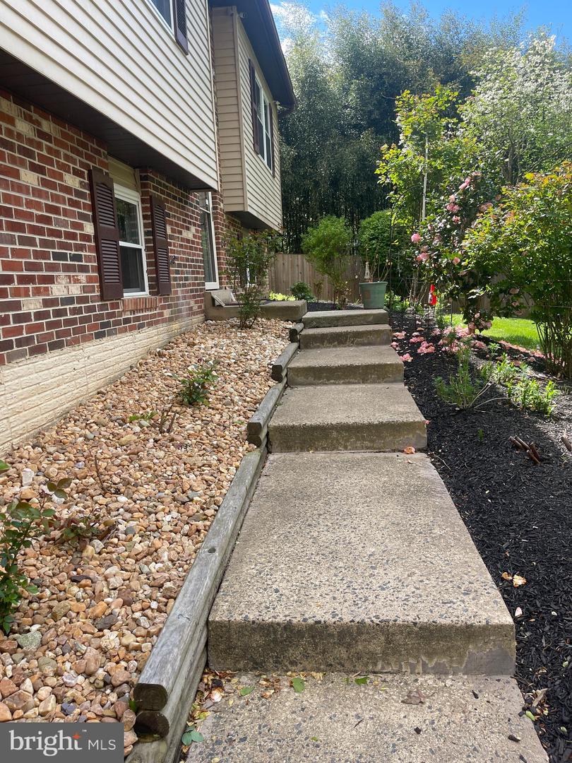 8807 DOUG DR, NOKESVILLE, Virginia 20181, 5 Bedrooms Bedrooms, ,3 BathroomsBathrooms,Residential,For sale,8807 DOUG DR,VAPW2093376 MLS # VAPW2093376