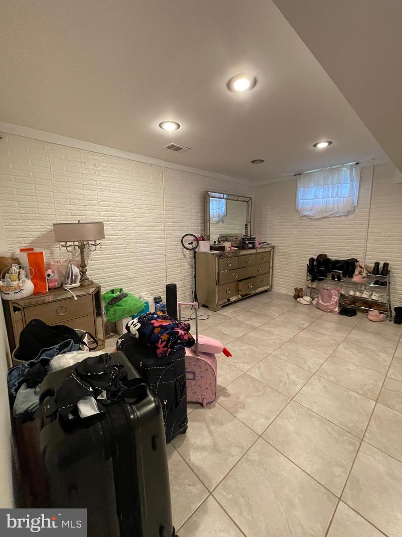 8807 DOUG DR, NOKESVILLE, Virginia 20181, 5 Bedrooms Bedrooms, ,3 BathroomsBathrooms,Residential,For sale,8807 DOUG DR,VAPW2093376 MLS # VAPW2093376