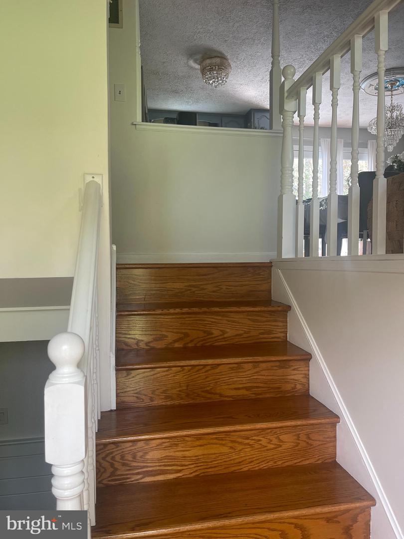 8807 DOUG DR, NOKESVILLE, Virginia 20181, 5 Bedrooms Bedrooms, ,3 BathroomsBathrooms,Residential,For sale,8807 DOUG DR,VAPW2093376 MLS # VAPW2093376