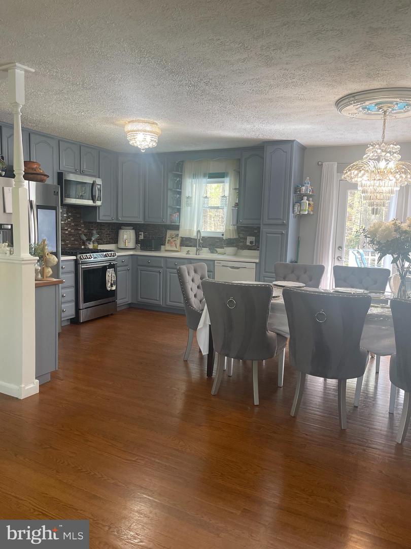 8807 DOUG DR, NOKESVILLE, Virginia 20181, 5 Bedrooms Bedrooms, ,3 BathroomsBathrooms,Residential,For sale,8807 DOUG DR,VAPW2093376 MLS # VAPW2093376