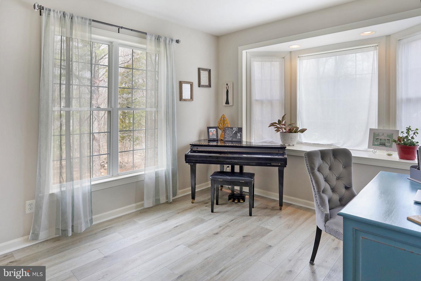 16108 GOSSUM CT, HAYMARKET, Virginia 20169, 5 Bedrooms Bedrooms, ,3 BathroomsBathrooms,Residential,For sale,16108 GOSSUM CT,VAPW2083494 MLS # VAPW2083494