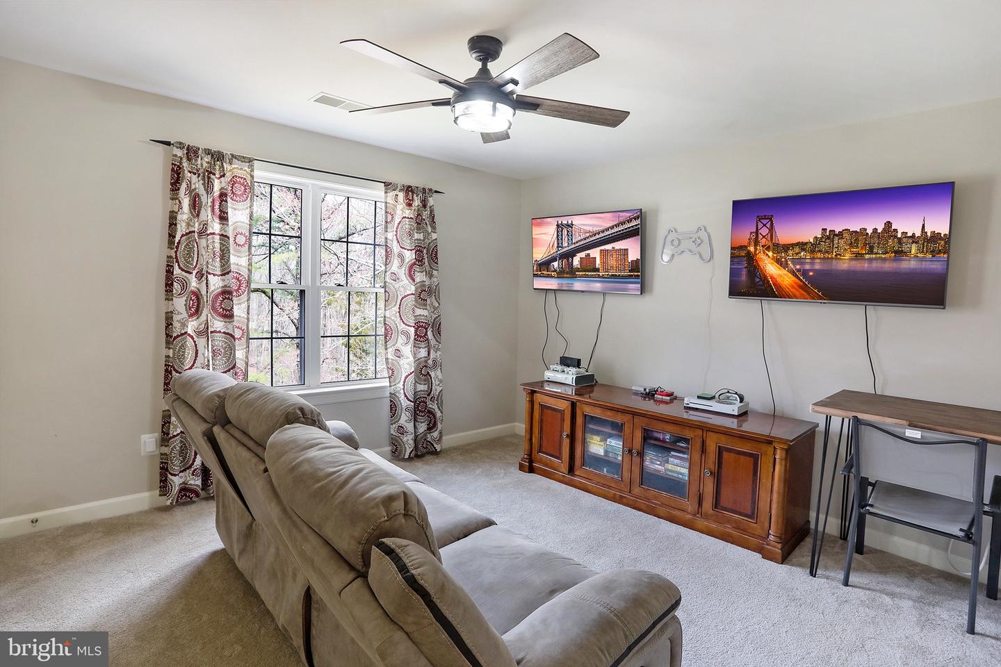 16108 GOSSUM CT, HAYMARKET, Virginia 20169, 5 Bedrooms Bedrooms, ,3 BathroomsBathrooms,Residential,For sale,16108 GOSSUM CT,VAPW2083494 MLS # VAPW2083494