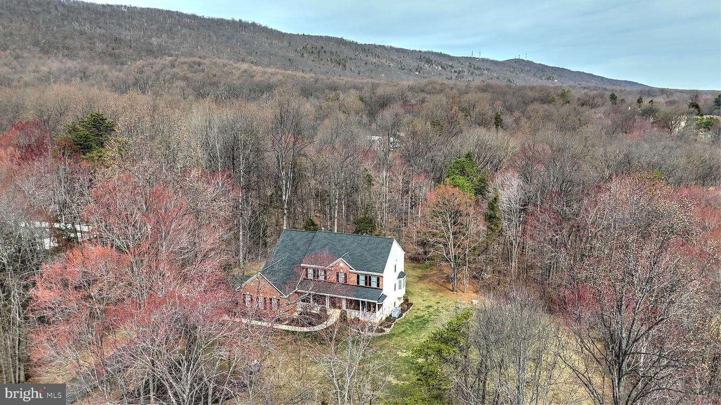 16108 GOSSUM CT, HAYMARKET, Virginia 20169, 5 Bedrooms Bedrooms, ,3 BathroomsBathrooms,Residential,For sale,16108 GOSSUM CT,VAPW2083494 MLS # VAPW2083494