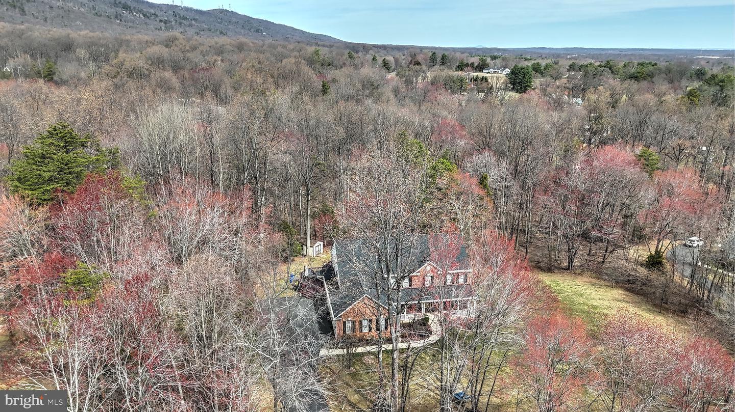 16108 GOSSUM CT, HAYMARKET, Virginia 20169, 5 Bedrooms Bedrooms, ,3 BathroomsBathrooms,Residential,For sale,16108 GOSSUM CT,VAPW2083494 MLS # VAPW2083494