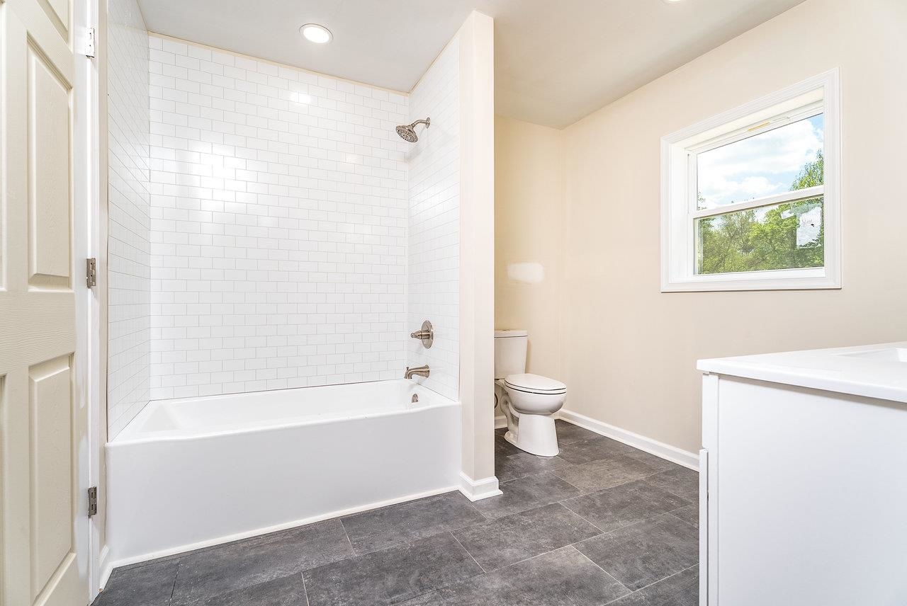 635 WIRT AVE, ELKTON, Virginia 22827, 4 Bedrooms Bedrooms, ,2 BathroomsBathrooms,Residential,635 WIRT AVE,661911 MLS # 661911