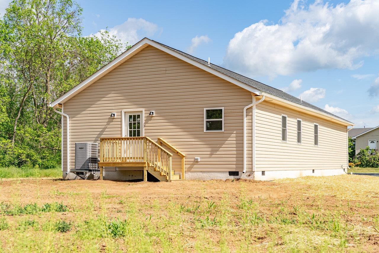 635 WIRT AVE, ELKTON, Virginia 22827, 4 Bedrooms Bedrooms, ,2 BathroomsBathrooms,Residential,635 WIRT AVE,661911 MLS # 661911