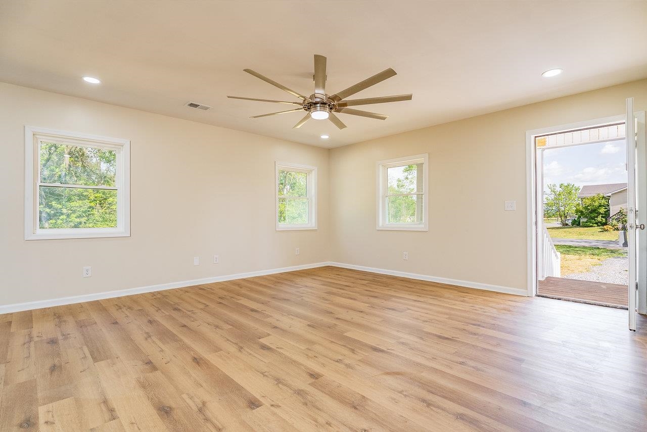 635 WIRT AVE, ELKTON, Virginia 22827, 4 Bedrooms Bedrooms, ,2 BathroomsBathrooms,Residential,635 WIRT AVE,661911 MLS # 661911