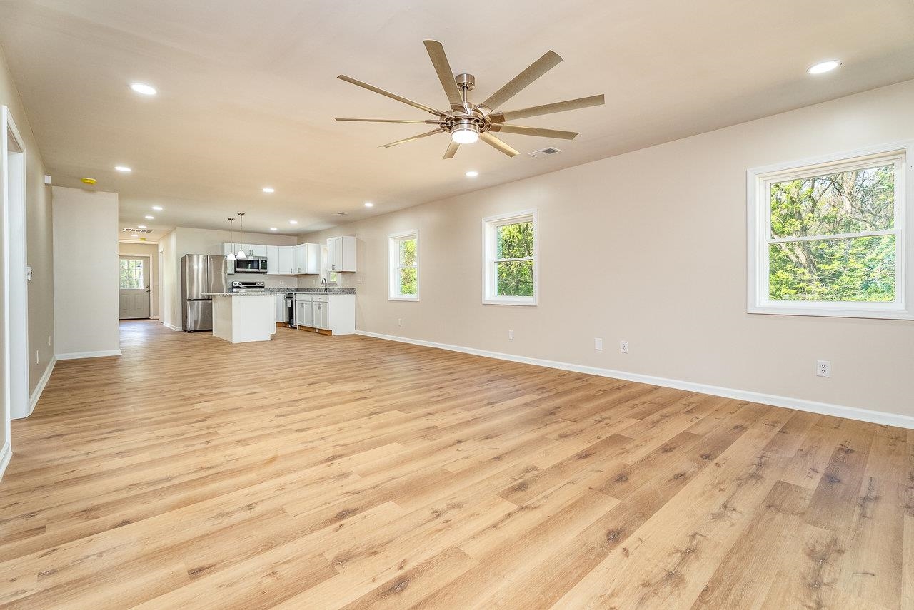 635 WIRT AVE, ELKTON, Virginia 22827, 4 Bedrooms Bedrooms, ,2 BathroomsBathrooms,Residential,635 WIRT AVE,661911 MLS # 661911