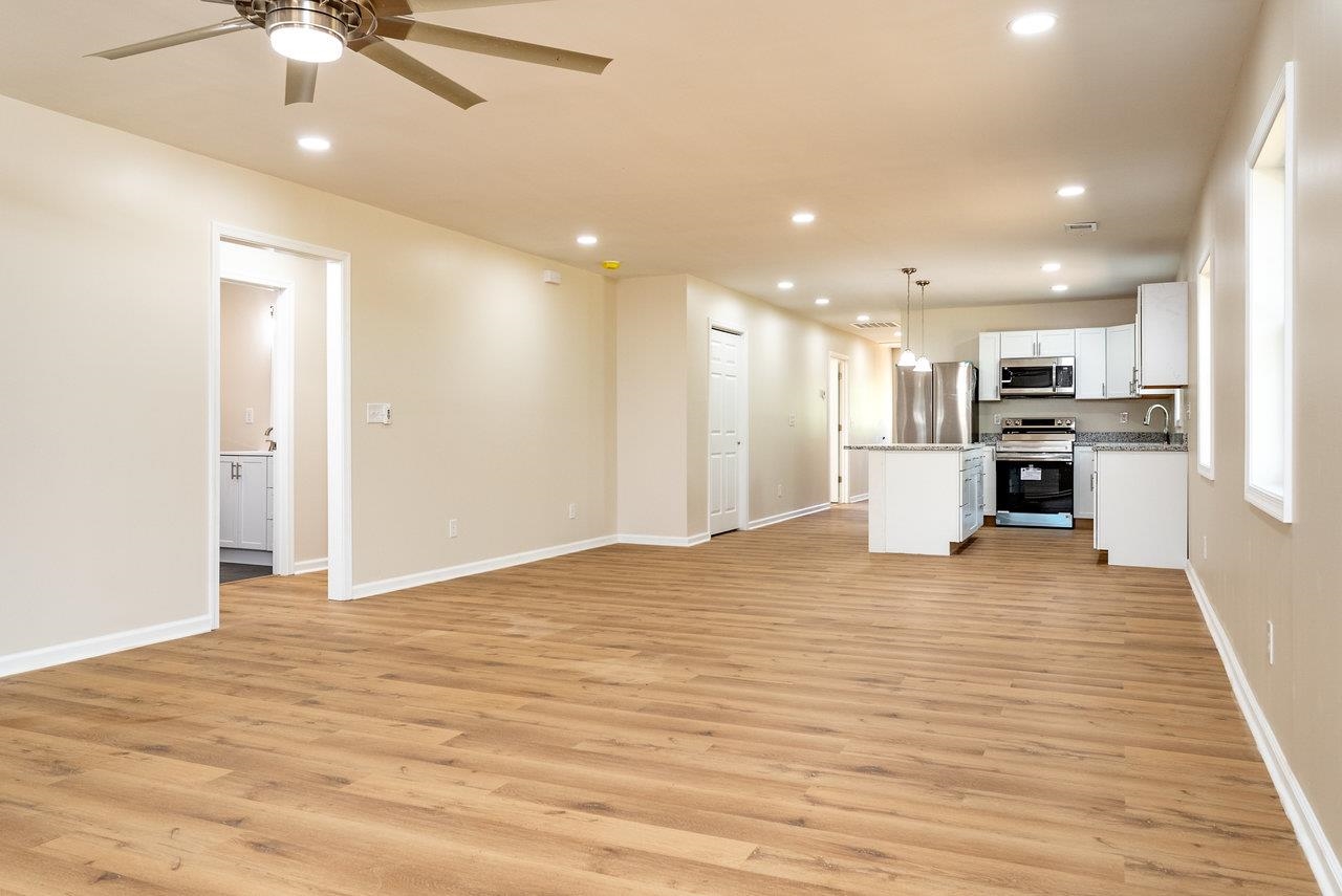 635 WIRT AVE, ELKTON, Virginia 22827, 4 Bedrooms Bedrooms, ,2 BathroomsBathrooms,Residential,635 WIRT AVE,661911 MLS # 661911