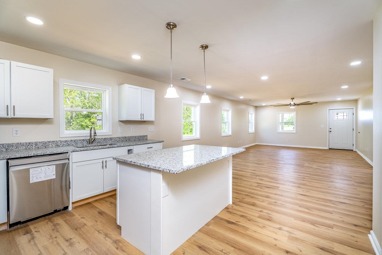 635 WIRT AVE, ELKTON, Virginia 22827, 4 Bedrooms Bedrooms, ,2 BathroomsBathrooms,Residential,635 WIRT AVE,661911 MLS # 661911