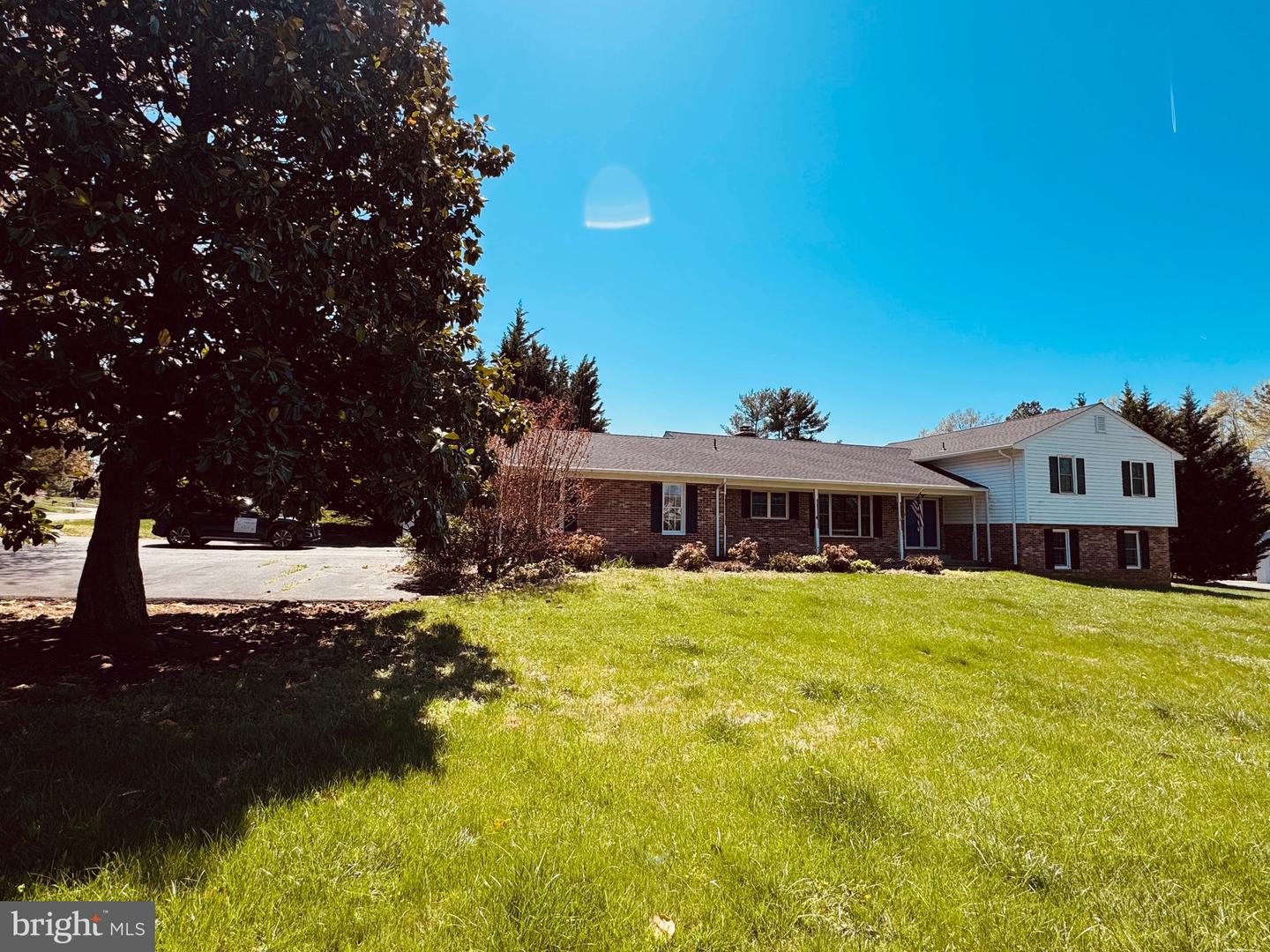 4000 LATHAM DR, HAYMARKET, Virginia 20169, 4 Bedrooms Bedrooms, ,3 BathroomsBathrooms,Residential,For sale,4000 LATHAM DR,VAPW2090460 MLS # VAPW2090460