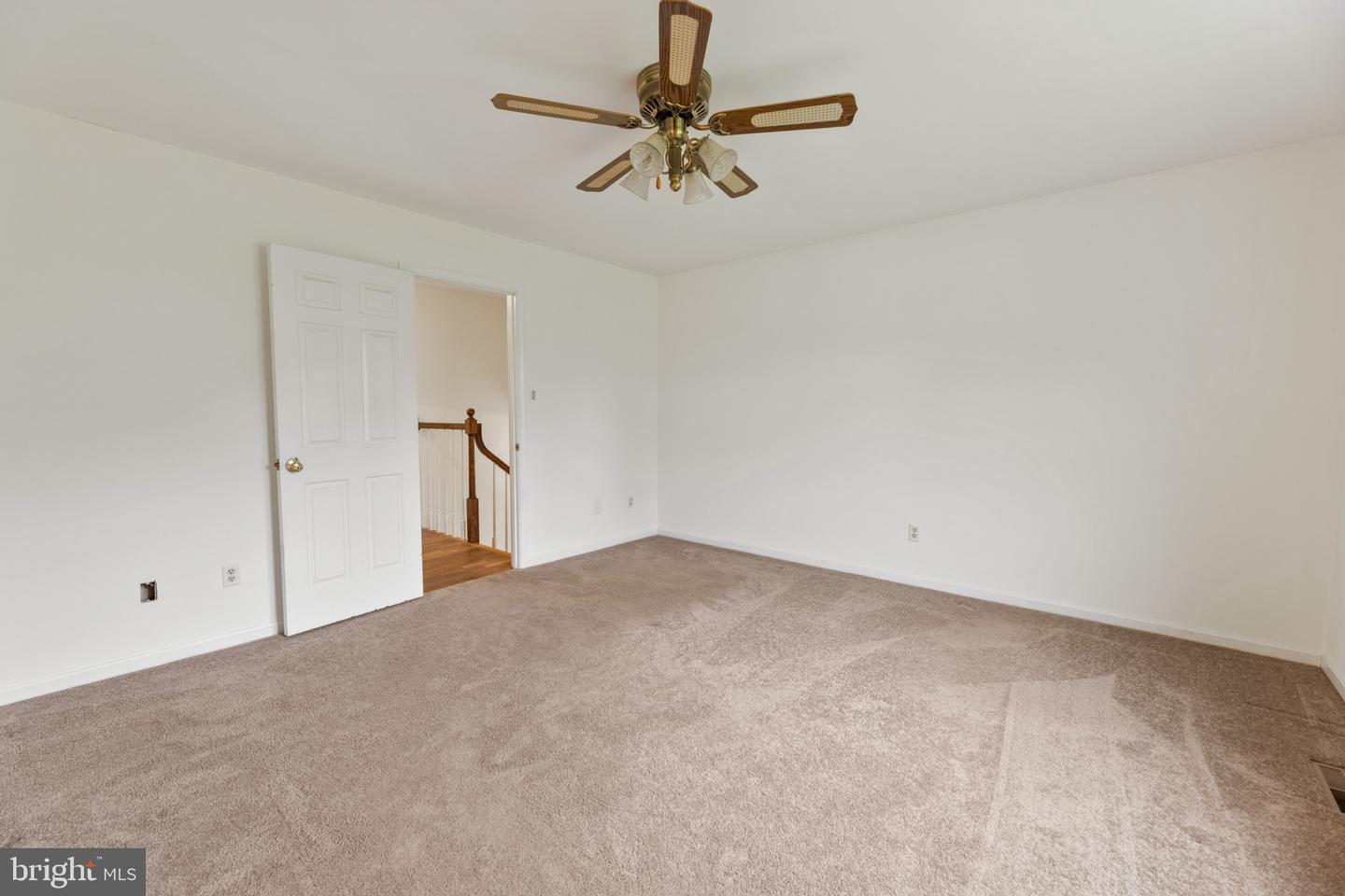 4000 LATHAM DR, HAYMARKET, Virginia 20169, 4 Bedrooms Bedrooms, ,3 BathroomsBathrooms,Residential,For sale,4000 LATHAM DR,VAPW2090460 MLS # VAPW2090460