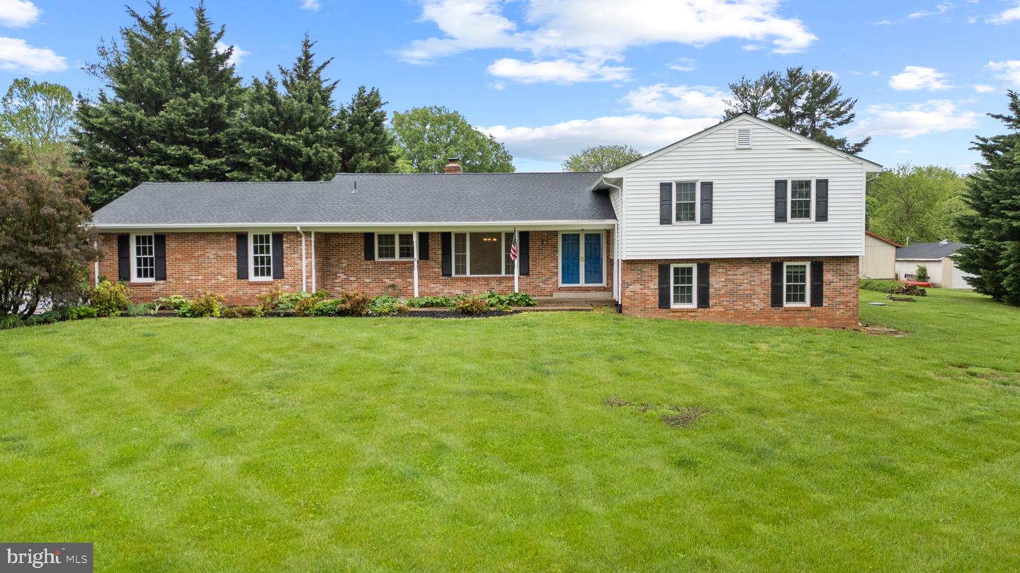 4000 LATHAM DR, HAYMARKET, Virginia 20169, 4 Bedrooms Bedrooms, ,3 BathroomsBathrooms,Residential,For sale,4000 LATHAM DR,VAPW2090460 MLS # VAPW2090460