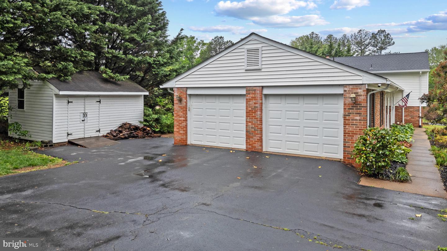 4000 LATHAM DR, HAYMARKET, Virginia 20169, 4 Bedrooms Bedrooms, ,3 BathroomsBathrooms,Residential,For sale,4000 LATHAM DR,VAPW2090460 MLS # VAPW2090460