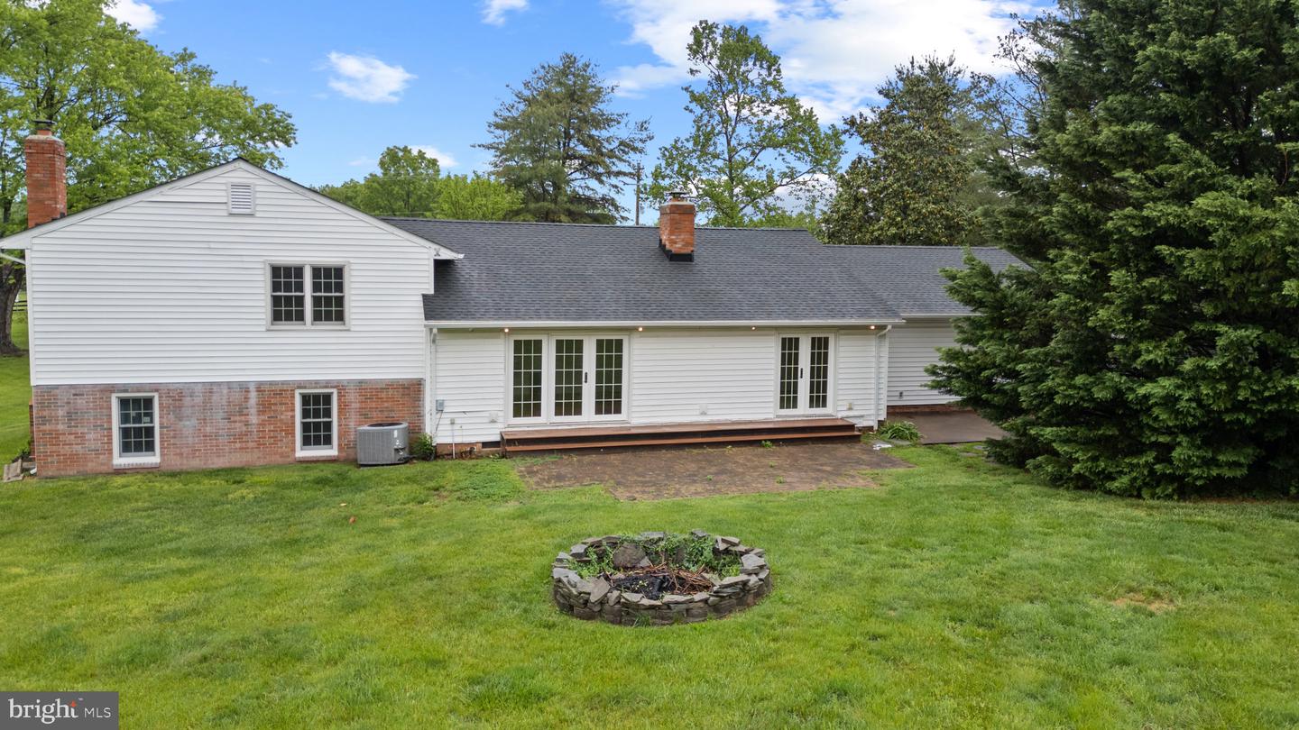 4000 LATHAM DR, HAYMARKET, Virginia 20169, 4 Bedrooms Bedrooms, ,3 BathroomsBathrooms,Residential,For sale,4000 LATHAM DR,VAPW2090460 MLS # VAPW2090460