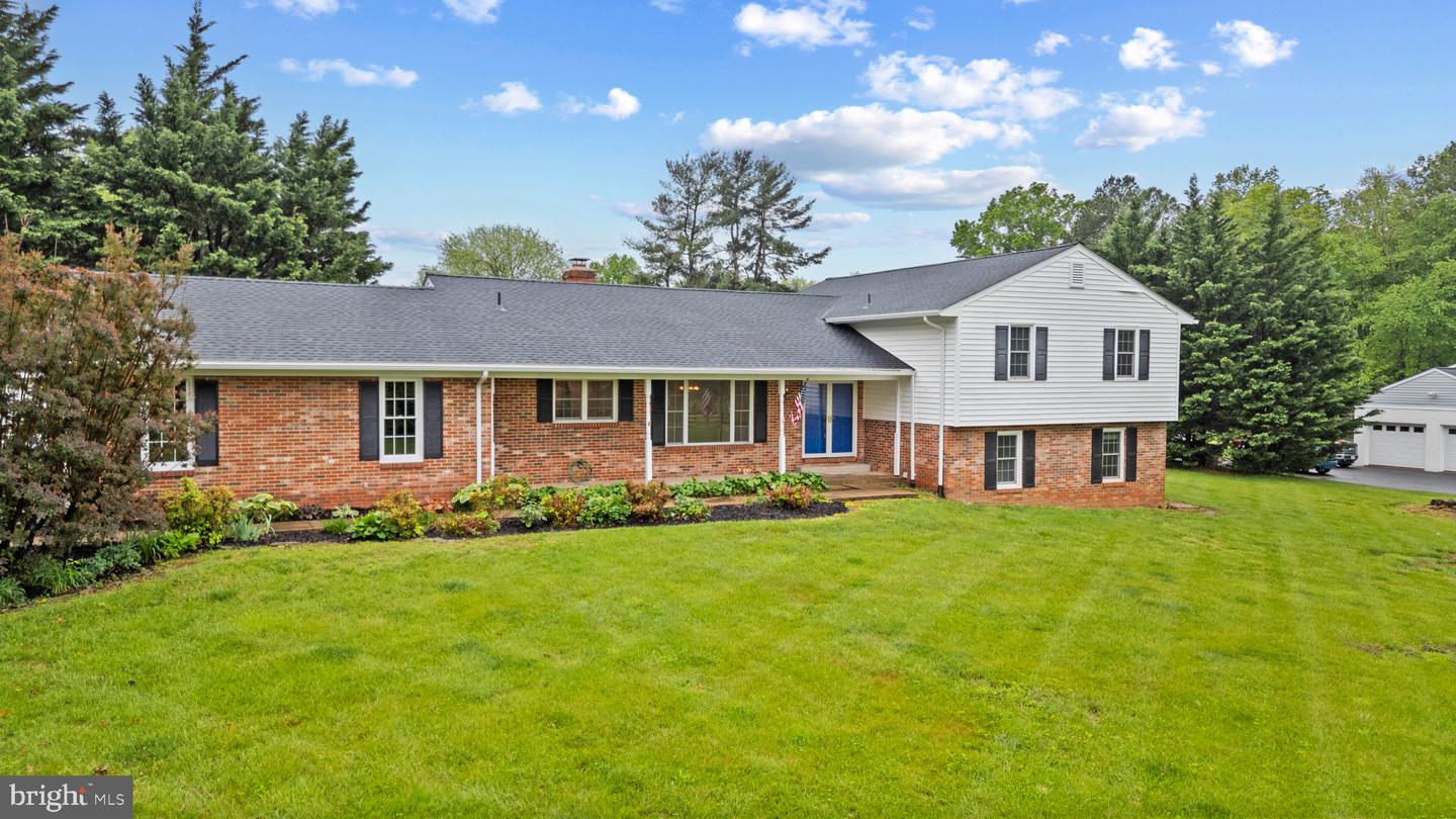4000 LATHAM DR, HAYMARKET, Virginia 20169, 4 Bedrooms Bedrooms, ,3 BathroomsBathrooms,Residential,For sale,4000 LATHAM DR,VAPW2090460 MLS # VAPW2090460